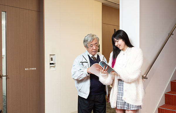 就職活動体験発表・懇談会